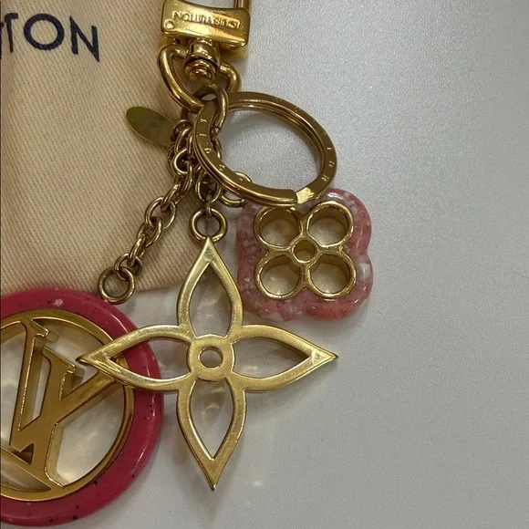 🎀Louis Vuitton Gold and Pink Key Holder/bag charm - Picture 3 of 12